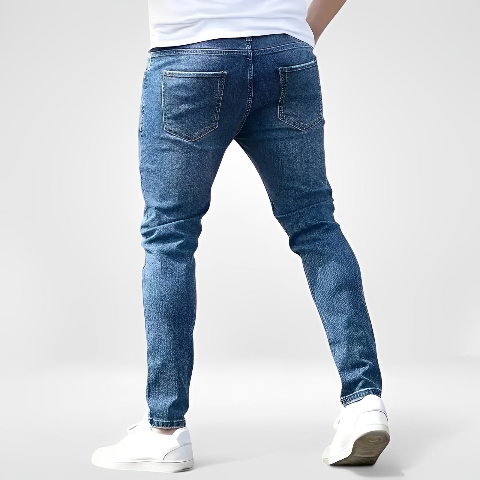 VARARA — Men's Slim-Fit Stretch Jeans in Washed Denim
