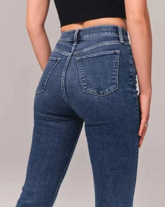 WESDEN — Women's Straight-Leg Denim Jeans with Clean Wash