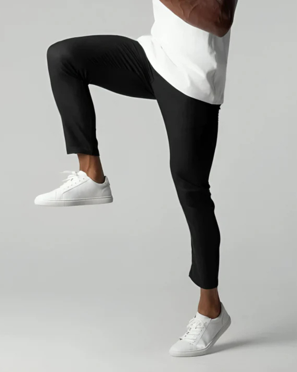 VAROR — Tailored Wide-Leg Trousers with Clean Drape