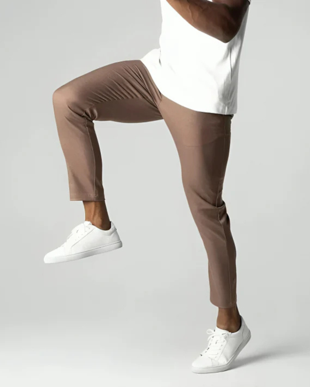 VAROR — Tailored Wide-Leg Trousers with Clean Drape