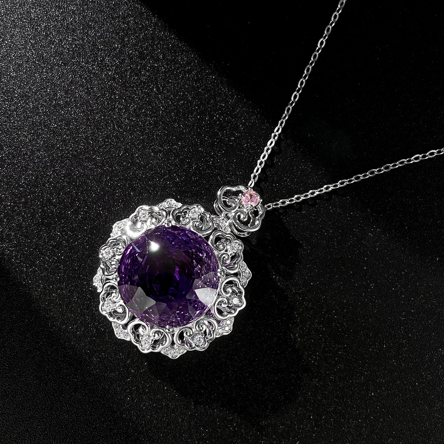 BRIXELL — Vintage Amethyst Pendant in 925 Silver with Sharp Detail
