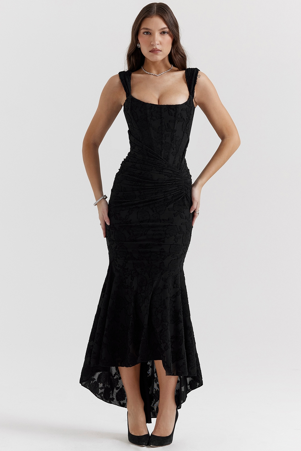 EVONN — Sculpted Midi Dress for Elegant Occasionwear