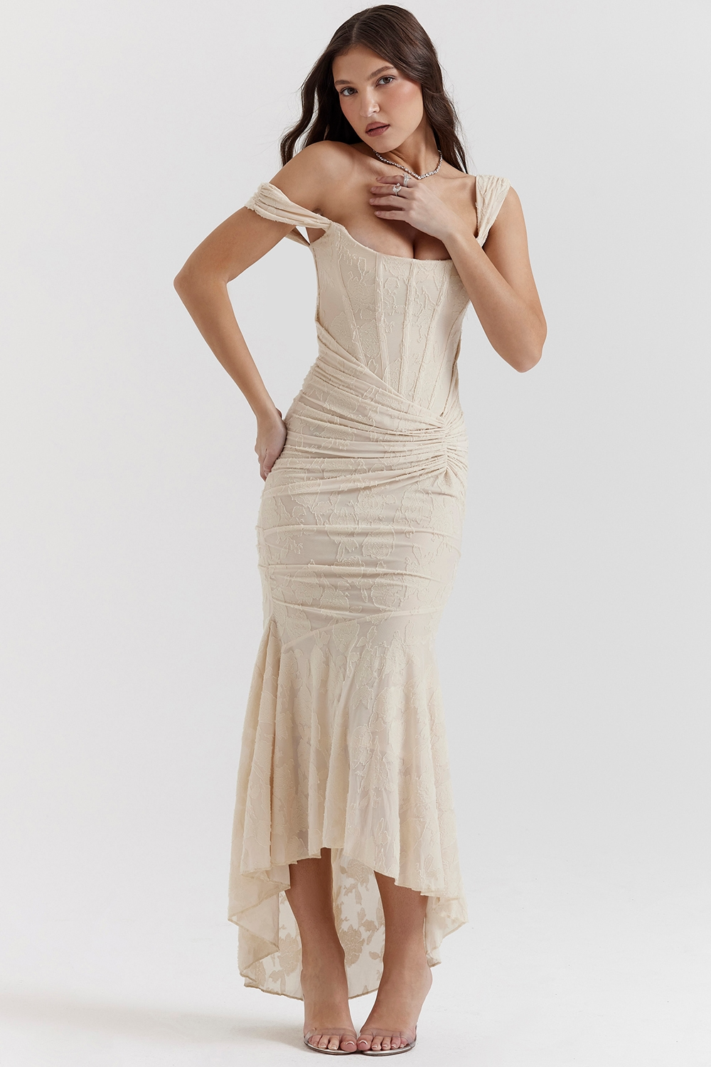 EVONN — Sculpted Midi Dress for Elegant Occasionwear